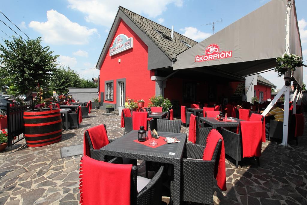 Penzion Skorpion Senec Exteriér fotografie