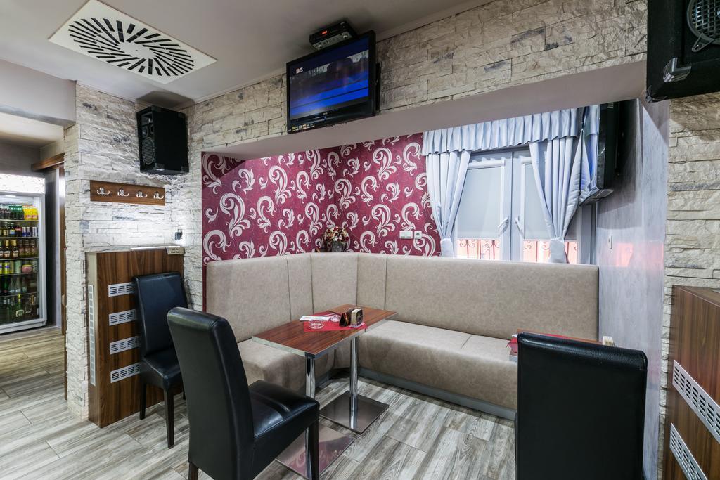 Penzion Skorpion Senec Exteriér fotografie